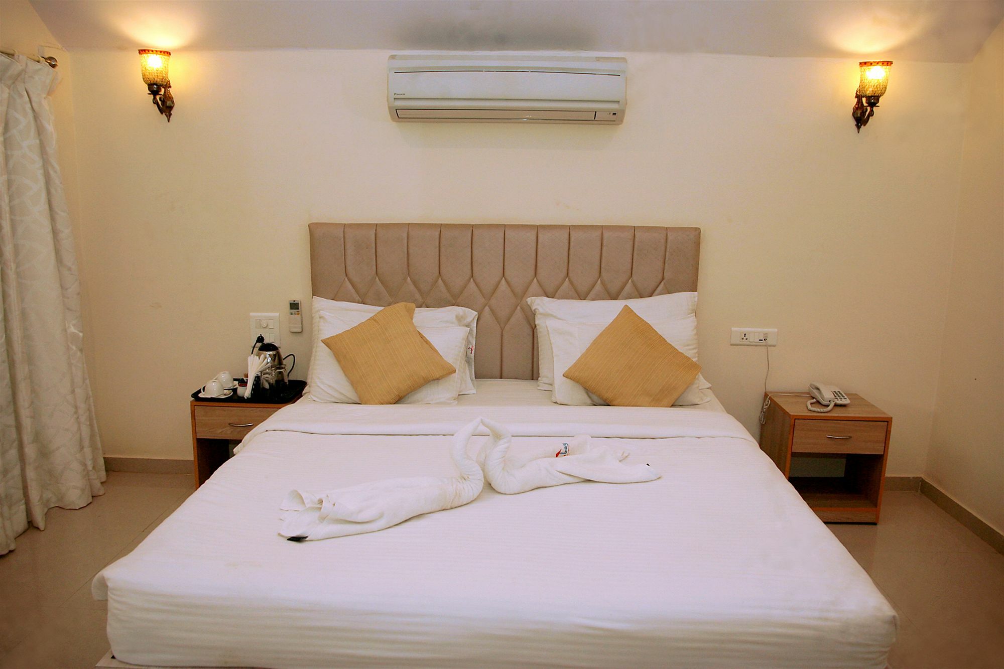 Morjim Holiday Beach Resort Exterior foto